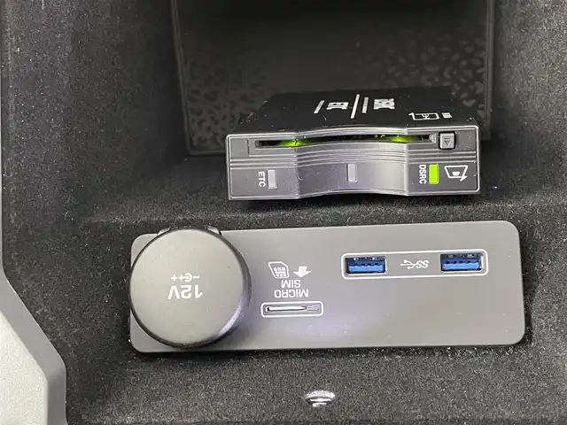 ジャガー Ｅペース 千葉県 2018(平30)年 8.7万km 青 禁煙車/純正ナビ/Bluetooth/フルセグTV/全方位カメラ/レーダークルーズコントロール/レーンキープ/衝突被害軽減ブレーキ/電子パーキングブレーキ/ドライブモードセレクト/マニュアルモード/スペアキー