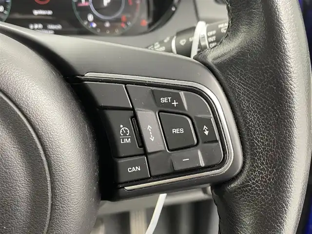 ジャガー Ｅペース 千葉県 2018(平30)年 8.7万km 青 禁煙車/純正ナビ/Bluetooth/フルセグTV/全方位カメラ/レーダークルーズコントロール/レーンキープ/衝突被害軽減ブレーキ/電子パーキングブレーキ/ドライブモードセレクト/マニュアルモード/スペアキー