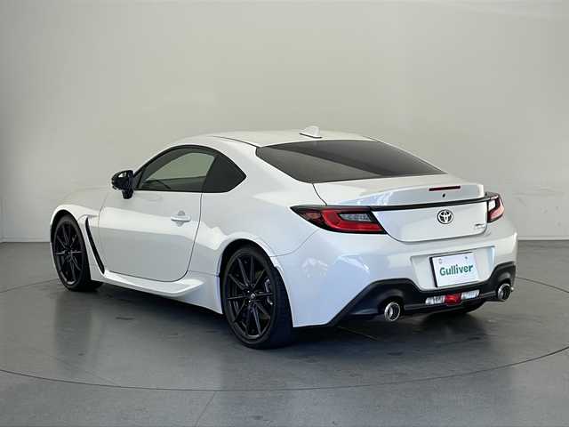 トヨタ ＧＲ８６ RZ 長野県 2021(令3)年 1万km クリスタルホワイトパール ワンオーナー/登録時走行距離9272km/TRDサスペンション装着/純正サスペンション積込/純正SDナビ&フルセグTV&CD&DVD&BT/クルーズコントロール/車線逸脱警報/リアクロストラフィックアラート/ブラインドスポットディテクション/革巻きステアリング/ステアリングスイッチ/バックカメラ/ETC/LEDヘッドライト/オートライト/ステアリング連動ヘッドランプ/電動格納ミラー/純正18インチAW装着/純正フロアマット/プッシュスタート/スマートキー/スペアキー1本/取扱説明書/保証書