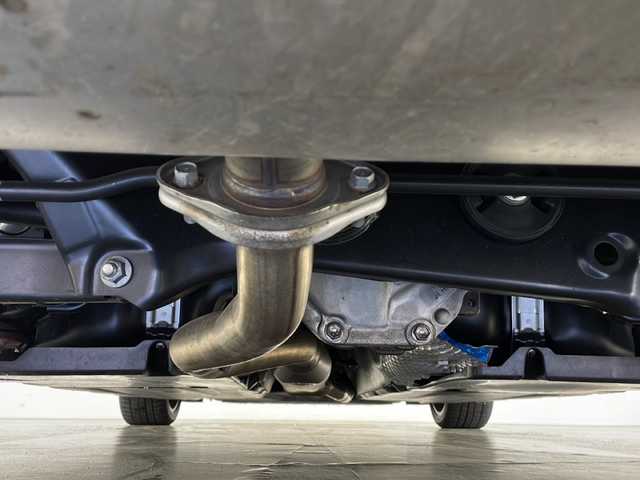 トヨタ ＧＲ８６ RZ 長野県 2021(令3)年 1万km クリスタルホワイトパール ワンオーナー/登録時走行距離9272km/TRDサスペンション装着/純正サスペンション積込/純正SDナビ&フルセグTV&CD&DVD&BT/クルーズコントロール/車線逸脱警報/リアクロストラフィックアラート/ブラインドスポットディテクション/革巻きステアリング/ステアリングスイッチ/バックカメラ/ETC/LEDヘッドライト/オートライト/ステアリング連動ヘッドランプ/電動格納ミラー/純正18インチAW装着/純正フロアマット/プッシュスタート/スマートキー/スペアキー1本/取扱説明書/保証書