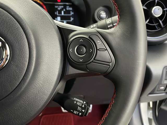 トヨタ ＧＲ８６ RZ 長野県 2021(令3)年 1万km クリスタルホワイトパール ワンオーナー/登録時走行距離9272km/TRDサスペンション装着/純正サスペンション積込/純正SDナビ&フルセグTV&CD&DVD&BT/クルーズコントロール/車線逸脱警報/リアクロストラフィックアラート/ブラインドスポットディテクション/革巻きステアリング/ステアリングスイッチ/バックカメラ/ETC/LEDヘッドライト/オートライト/ステアリング連動ヘッドランプ/電動格納ミラー/純正18インチAW装着/純正フロアマット/プッシュスタート/スマートキー/スペアキー1本/取扱説明書/保証書