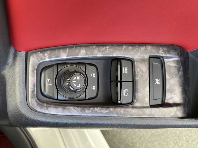 トヨタ ＧＲ８６ RZ 長野県 2021(令3)年 1万km クリスタルホワイトパール ワンオーナー/登録時走行距離9272km/TRDサスペンション装着/純正サスペンション積込/純正SDナビ&フルセグTV&CD&DVD&BT/クルーズコントロール/車線逸脱警報/リアクロストラフィックアラート/ブラインドスポットディテクション/革巻きステアリング/ステアリングスイッチ/バックカメラ/ETC/LEDヘッドライト/オートライト/ステアリング連動ヘッドランプ/電動格納ミラー/純正18インチAW装着/純正フロアマット/プッシュスタート/スマートキー/スペアキー1本/取扱説明書/保証書