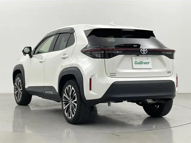 トヨタ ヤリスクロス ハイブリッド Z 熊本県 2021(令3)年 1.9万km ホワイトパールクリスタルシャイン 禁煙車　/純正ディスプレイオーディオ　/バックカメラ　/社外前後ドライブレコーダー　/ビルトインＥＴＣ　/前後クリアランスソナー　/トヨタセーフティーセンス/・プリクラッシュセーフティ/・レーントレーシングアシスト/・レーダークルーズコントロール/・アダブティブハイビームシステム/・オートマチックハイビーム/・ロードサインアシスト/・発進お知らせ機能/横滑り防止/前席シートヒーター　/運転席パワーシート/ヘッドアップディスプレイ/純正フロアマット/純正１８インチAW/オートライト/LEDヘッドライト/フォグライト/スマートキー/プッシュスタート/保証書