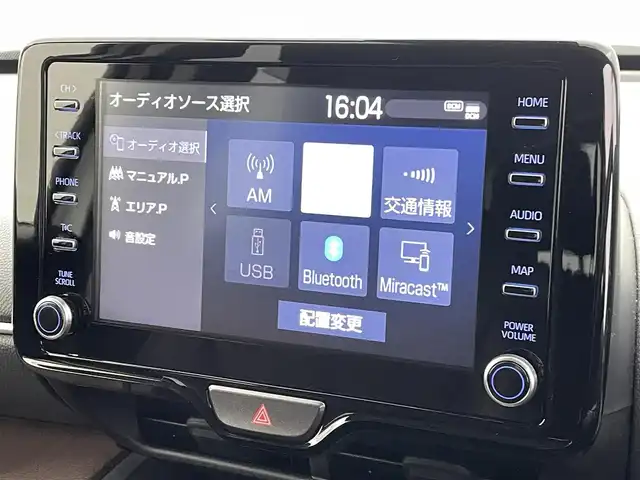 トヨタ ヤリスクロス ハイブリッド Z 熊本県 2021(令3)年 1.9万km ホワイトパールクリスタルシャイン 禁煙車　/純正ディスプレイオーディオ　/バックカメラ　/社外前後ドライブレコーダー　/ビルトインＥＴＣ　/前後クリアランスソナー　/トヨタセーフティーセンス/・プリクラッシュセーフティ/・レーントレーシングアシスト/・レーダークルーズコントロール/・アダブティブハイビームシステム/・オートマチックハイビーム/・ロードサインアシスト/・発進お知らせ機能/横滑り防止/前席シートヒーター　/運転席パワーシート/ヘッドアップディスプレイ/純正フロアマット/純正１８インチAW/オートライト/LEDヘッドライト/フォグライト/スマートキー/プッシュスタート/保証書
