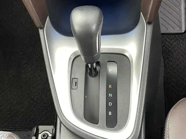 トヨタ ヤリスクロス ハイブリッド Z 熊本県 2021(令3)年 1.9万km ホワイトパールクリスタルシャイン 禁煙車　/純正ディスプレイオーディオ　/バックカメラ　/社外前後ドライブレコーダー　/ビルトインＥＴＣ　/前後クリアランスソナー　/トヨタセーフティーセンス/・プリクラッシュセーフティ/・レーントレーシングアシスト/・レーダークルーズコントロール/・アダブティブハイビームシステム/・オートマチックハイビーム/・ロードサインアシスト/・発進お知らせ機能/横滑り防止/前席シートヒーター　/運転席パワーシート/ヘッドアップディスプレイ/純正フロアマット/純正１８インチAW/オートライト/LEDヘッドライト/フォグライト/スマートキー/プッシュスタート/保証書