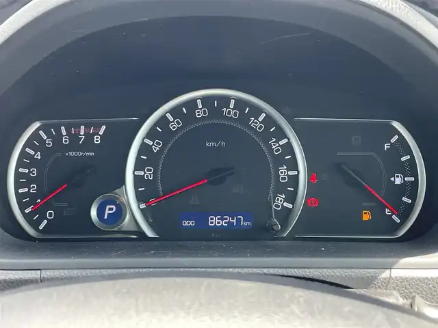 トヨタ ノア Si 滋賀県 2015(平27)年 8.7万km ホワイトパールクリスタルシャイン 純正SDナビ/・フルセグTV/・CD/・DVD/・Bluetooth/ステアリングスイッチ/バックカメラ/前後ドラレコ/ETC/両側パワースライドドア/電格ミラー/オートヘッドライト/フォグランプ/横滑り防止装置/盗難防止装置/プッシュスタート/スマートキー
