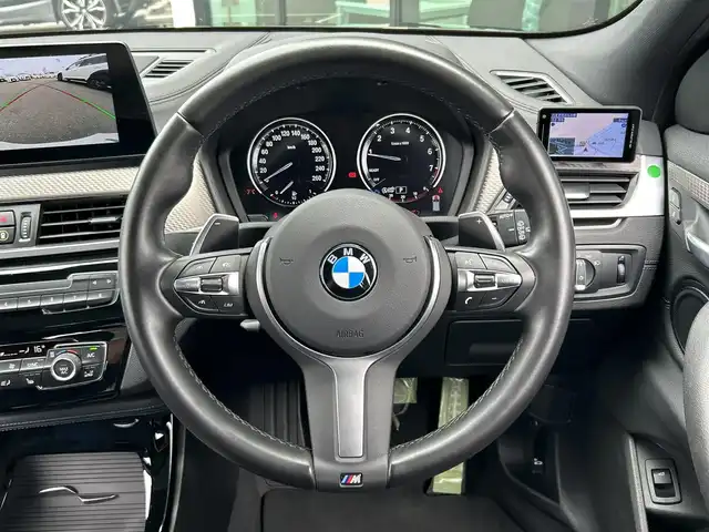 ＢＭＷ ＢＭＷ Ｘ２ M35i 東京都 2021(令3)年 2.6万km 黒 セレクトパッケージ/電動パノラマガラスルーフ/純正ナビ/バックカメラ/ドライブレコーダー/ヘッドアップディスプレイ/パワーバックドア/パワーシート/シートヒーター/パドルシフト/社外デジタルインナーミラー/衝突軽減システム/レーンキープアシスト/レーダークルーズコントロール/コーナーセンサー