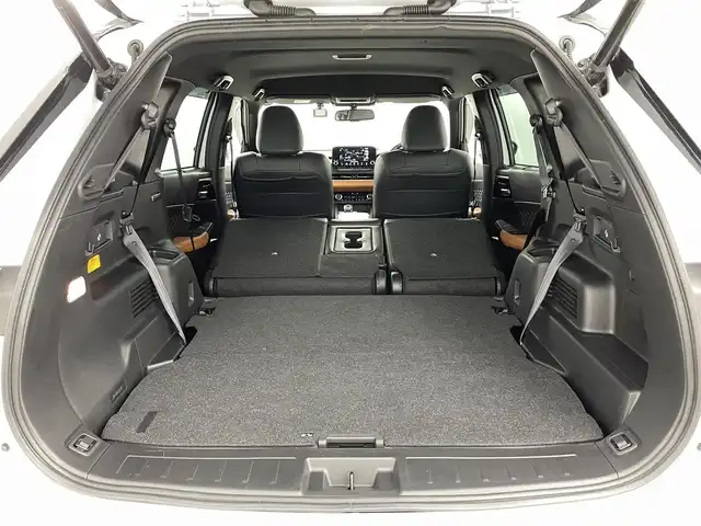 三菱 アウトランダー ＰＨＥＶ P 福島県 2022(令4)年 2.3万km パールⅡ e-Assist/・マイパイロット/・衝突軽減ブレーキ/・レーンキープアシスト/・ブラインドスポットモニター/・クリアランスソナー/純正ナビ/・フルセグTV/Bluetooth/USB/・全方位カメラ/・ETC/・ドライブレコーダー/アイドリングストップ/電子パーキング/・オートホールド/革巻きステアリング/・ステアリングリモコン/・ステアリングヒーター/レザーシート/・パワーシート(運転席/助手席)/・シートヒーター(全席)/プッシュスタート/・スマートキー/・スペアキー/LEDヘッドライト/・オートライト/・フォグライト/電動格納ミラー/ドアバイザー