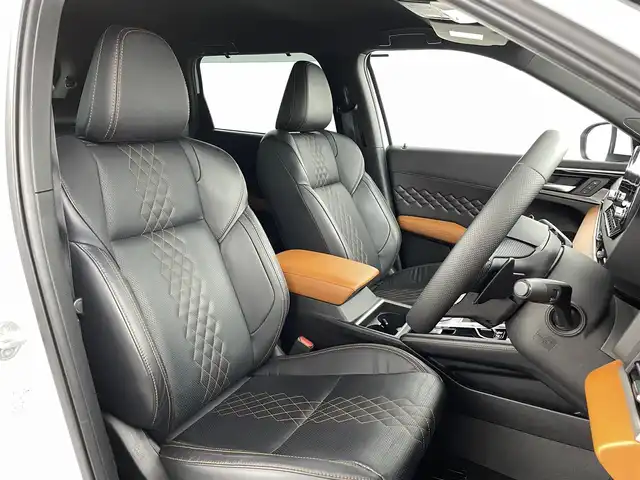 三菱 アウトランダー ＰＨＥＶ P 福島県 2022(令4)年 2.3万km パールⅡ e-Assist/・マイパイロット/・衝突軽減ブレーキ/・レーンキープアシスト/・ブラインドスポットモニター/・クリアランスソナー/純正ナビ/・フルセグTV/Bluetooth/USB/・全方位カメラ/・ETC/・ドライブレコーダー/アイドリングストップ/電子パーキング/・オートホールド/革巻きステアリング/・ステアリングリモコン/・ステアリングヒーター/レザーシート/・パワーシート(運転席/助手席)/・シートヒーター(全席)/プッシュスタート/・スマートキー/・スペアキー/LEDヘッドライト/・オートライト/・フォグライト/電動格納ミラー/ドアバイザー