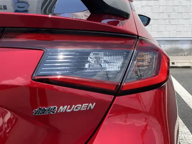 ホンダ シビック EX 静岡県 2023(令5)年 2.8万km プレミアムクリスタルレッドM HondaSENSING/純正メモリーナビ/　AM FM Bluetooth USB/ビルトインETC2.0/バックモニター/前後方ドライブレコーダー/LEDオートヘッドランプ/レーダークルーズコントロール/ハーフレザーシート/シートヒーター(前席)/ワイヤレス充電/前後方クリアランスソナー/純正18インチアルミホイール/ターボ/社外柿本改マフラー/6速MT/BOSEプレミアムサウンド/フルセグTV/パワーシート(前席)
