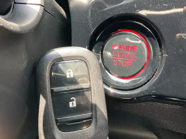 ホンダ シビック EX 静岡県 2023(令5)年 2.8万km プレミアムクリスタルレッドM HondaSENSING/純正メモリーナビ/　AM FM Bluetooth USB/ビルトインETC2.0/バックモニター/前後方ドライブレコーダー/LEDオートヘッドランプ/レーダークルーズコントロール/ハーフレザーシート/シートヒーター(前席)/ワイヤレス充電/前後方クリアランスソナー/純正18インチアルミホイール/ターボ/社外柿本改マフラー/6速MT/BOSEプレミアムサウンド/フルセグTV/パワーシート(前席)