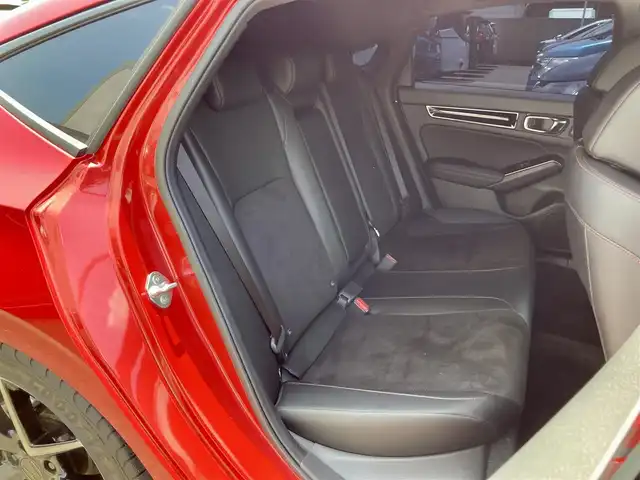 ホンダ シビック EX 静岡県 2023(令5)年 2.8万km プレミアムクリスタルレッドM HondaSENSING/純正メモリーナビ/　AM FM Bluetooth USB/ビルトインETC2.0/バックモニター/前後方ドライブレコーダー/LEDオートヘッドランプ/レーダークルーズコントロール/ハーフレザーシート/シートヒーター(前席)/ワイヤレス充電/前後方クリアランスソナー/純正18インチアルミホイール/ターボ/社外柿本改マフラー/6速MT/BOSEプレミアムサウンド/フルセグTV/パワーシート(前席)