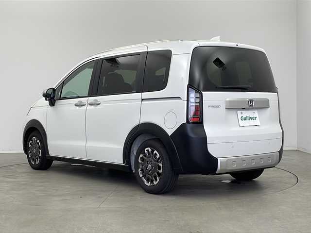 ホンダ フリード クロスター 新潟県 2024(令6)年 0.3万km プラチナホワイトパール 両側パワースライドドア/純正１１インチSDナビ（Bluetooth・CD・DVD・USB）/ホンダセンシング　/ハーフレザー　/前席シートヒーター　/フルセグ　/レーンキープアシスト　/追従クルーズコントロール/前後コーナーセンサー　/LEDオートライト　/オートマチックハイビーム/BSM　/純正ビルトインETC/アイドリングストップ　/プッシュスタート/純正フロアマット/純正１５インチアルミホイール/スマートキー/保証書/取扱説明書