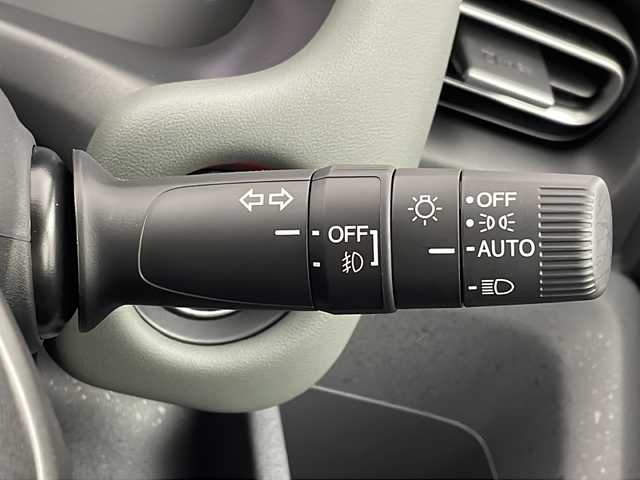 ホンダ フリード クロスター 新潟県 2024(令6)年 0.3万km プラチナホワイトパール 両側パワースライドドア/純正１１インチSDナビ（Bluetooth・CD・DVD・USB）/ホンダセンシング　/ハーフレザー　/前席シートヒーター　/フルセグ　/レーンキープアシスト　/追従クルーズコントロール/前後コーナーセンサー　/LEDオートライト　/オートマチックハイビーム/BSM　/純正ビルトインETC/アイドリングストップ　/プッシュスタート/純正フロアマット/純正１５インチアルミホイール/スマートキー/保証書/取扱説明書