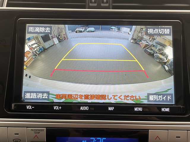 トヨタ ランドクルーザー プラド TX Lパッケージ 長野県 2022(令4)年 2.8万km ホワイトパールクリスタルシャイン 4WD/純正9インチSDナビ/Bluetooth／CD／DVD／フルセグTV/バックカメラ/サンルーフ/ルーフレール/黒革シート/前席シートヒーター／エアシート/前席パワーシート/電動格納サードシート/横滑り防止装置/衝突軽減被害システム/レーンキープアシスト/先行車発進告知/純正19インチAW装着/純正フロアマット/前後コーナーセンサー/ステアリングスイッチ/LEDヘッドライト/フロントフォグランプ/スマートキー/スペアキー1本