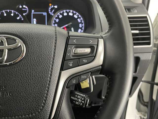 トヨタ ランドクルーザー プラド TX Lパッケージ 長野県 2022(令4)年 2.8万km ホワイトパールクリスタルシャイン 4WD/純正9インチSDナビ/Bluetooth／CD／DVD／フルセグTV/バックカメラ/サンルーフ/ルーフレール/黒革シート/前席シートヒーター／エアシート/前席パワーシート/電動格納サードシート/横滑り防止装置/衝突軽減被害システム/レーンキープアシスト/先行車発進告知/純正19インチAW装着/純正フロアマット/前後コーナーセンサー/ステアリングスイッチ/LEDヘッドライト/フロントフォグランプ/スマートキー/スペアキー1本