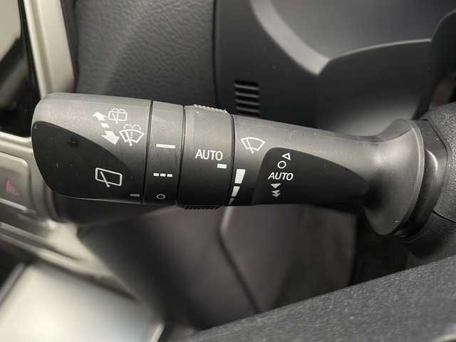 トヨタ ランドクルーザー プラド TX Lパッケージ 長野県 2022(令4)年 2.8万km ホワイトパールクリスタルシャイン 4WD/純正9インチSDナビ/Bluetooth／CD／DVD／フルセグTV/バックカメラ/サンルーフ/ルーフレール/黒革シート/前席シートヒーター／エアシート/前席パワーシート/電動格納サードシート/横滑り防止装置/衝突軽減被害システム/レーンキープアシスト/先行車発進告知/純正19インチAW装着/純正フロアマット/前後コーナーセンサー/ステアリングスイッチ/LEDヘッドライト/フロントフォグランプ/スマートキー/スペアキー1本