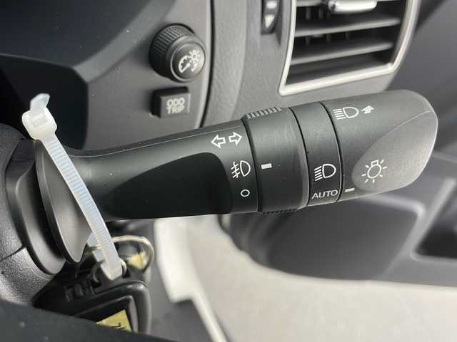 トヨタ ランドクルーザー プラド TX Lパッケージ 長野県 2022(令4)年 2.8万km ホワイトパールクリスタルシャイン 4WD/純正9インチSDナビ/Bluetooth／CD／DVD／フルセグTV/バックカメラ/サンルーフ/ルーフレール/黒革シート/前席シートヒーター／エアシート/前席パワーシート/電動格納サードシート/横滑り防止装置/衝突軽減被害システム/レーンキープアシスト/先行車発進告知/純正19インチAW装着/純正フロアマット/前後コーナーセンサー/ステアリングスイッチ/LEDヘッドライト/フロントフォグランプ/スマートキー/スペアキー1本