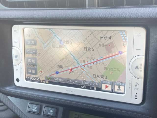 トヨタ アクア G 三重県 2012(平24)年 7.4万km グレーメタリック (株)IDOMが運営する【じしゃロン四日市店】の自社ローン専用車両になります。こちらは現金またはオートローンご利用時の価格です。自社ローンご希望の方は別途その旨お申付け下さい/純正SDナビ（CD/AM/FM/BT）/ワンセグTV/ドライブレコーダー/ETC/エンジンスタートボタン/スマートキー