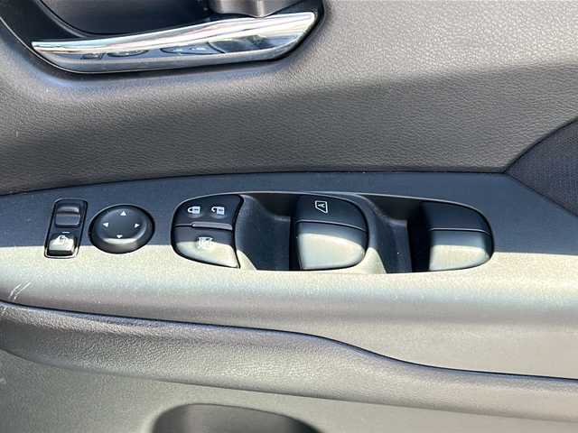 日産 セレナ e－パワー ハイウェイスター V 鹿児島県 2020(令2)年 3.4万km ブリリアントホワイトパール プロパイロット/純正ナビ/　　CD/DVD/BT/フルセグ/バックカメラ/両側パワースライドドア/クルーズコントロール/LEDオートライト/有償オプション防水シート/純正15インチアルミホイール/アイドリングストップ/スマートキー/ETC