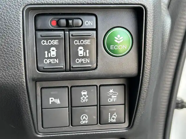 ホンダ オデッセイ アブソルート 栃木県 2015(平27)年 6.6万km ホワイトオーキッドパール ホンダセンシング/・SMBS(衝突軽減ブレーキ)/・誤発進抑制機能/・先行車発進お知らせ機能/・標識認識機能/・LKAS(車線維持支援システム）/・路外逸脱抑制機能/・ACC(アダプティブクルーズコントロール)/純正ナビ/フルセグTV/DVD/Bluetooth/USB/HDMI/バックカメラ/ビルトインETC/ミラー型前後ドライブレコーダー/純正フリップダウンモニター/パドルシフト/コーナーセンサー/ハーフレザーシート