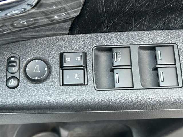 ホンダ オデッセイ アブソルート 栃木県 2015(平27)年 6.6万km ホワイトオーキッドパール ホンダセンシング/・SMBS(衝突軽減ブレーキ)/・誤発進抑制機能/・先行車発進お知らせ機能/・標識認識機能/・LKAS(車線維持支援システム）/・路外逸脱抑制機能/・ACC(アダプティブクルーズコントロール)/純正ナビ/フルセグTV/DVD/Bluetooth/USB/HDMI/バックカメラ/ビルトインETC/ミラー型前後ドライブレコーダー/純正フリップダウンモニター/パドルシフト/コーナーセンサー/ハーフレザーシート