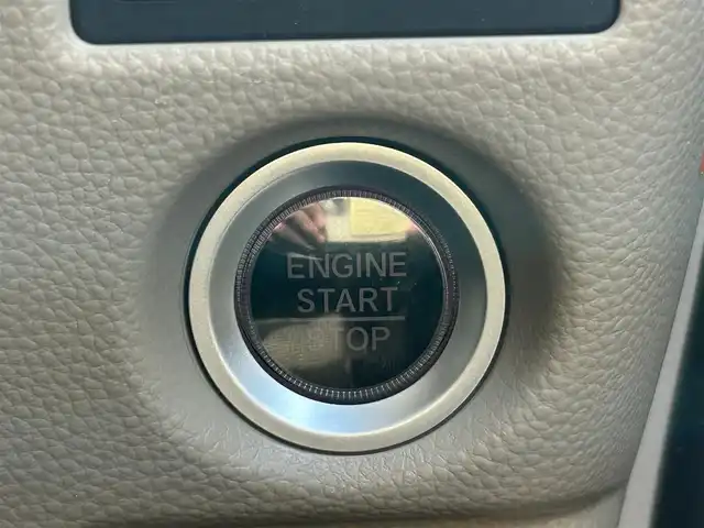 ホンダ Ｎ ＢＯＸ G L ホンダセンシング 静岡県 2020(令2)年 0.9万km プレミアムアイボリーパールⅡ 社外SDナビ（Bluetooth、CD、DVD、フルセグTV）/バックカメラ/ETC/前方ドラレコ/追従走行有クルコン/スマートキー/純正フロアマット/片側パワスラ/アイドリングストップ/D+N席シートヒーター/プッシュスタート/オートライト/オートエアコン/ベンチシート/横滑り防止装置/キセノンヘッドライト/ダブルエアバッグ/衝突被害軽減システム/レーンキープアシスト