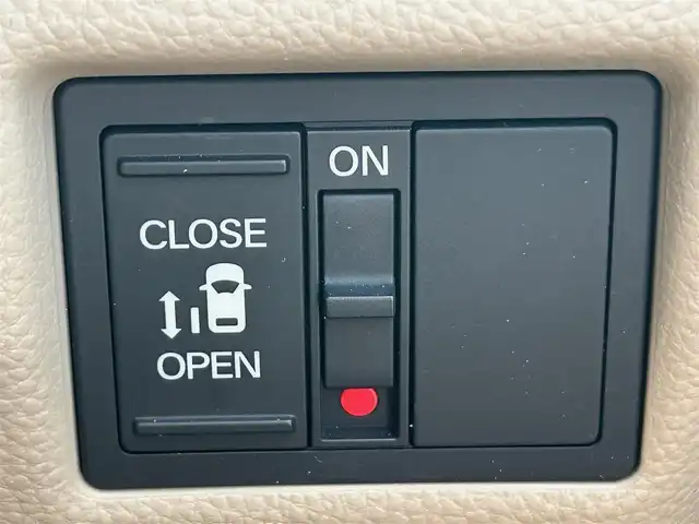 ホンダ Ｎ ＢＯＸ G L ホンダセンシング 静岡県 2020(令2)年 0.9万km プレミアムアイボリーパールⅡ 社外SDナビ（Bluetooth、CD、DVD、フルセグTV）/バックカメラ/ETC/前方ドラレコ/追従走行有クルコン/スマートキー/純正フロアマット/片側パワスラ/アイドリングストップ/D+N席シートヒーター/プッシュスタート/オートライト/オートエアコン/ベンチシート/横滑り防止装置/キセノンヘッドライト/ダブルエアバッグ/衝突被害軽減システム/レーンキープアシスト