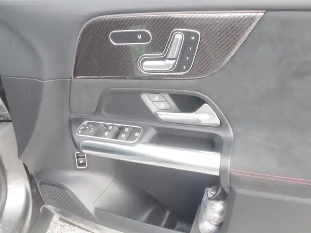 メルセデス・ベンツ ＧＬＡ２００ｄ 4マチック AMGライン 岩手県 2020(令2)年 4.1万km マウンテングレー ワンオーナー/ナビゲーションパッケージ/フルセグTV/全方位カメラ/ハーフレザーシート/パワーシート/シートヒーター/DSRC/マルチビームLED/パワーバックドア