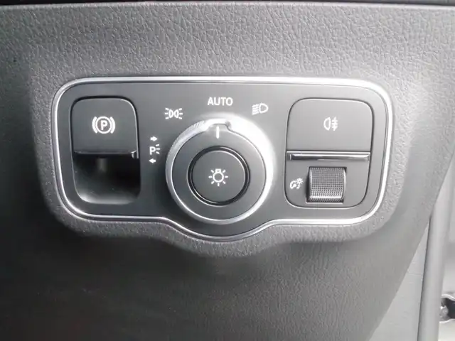メルセデス・ベンツ ＧＬＡ２００ｄ 4マチック AMGライン 岩手県 2020(令2)年 4.1万km マウンテングレー ワンオーナー/ナビゲーションパッケージ/フルセグTV/全方位カメラ/ハーフレザーシート/パワーシート/シートヒーター/DSRC/マルチビームLED/パワーバックドア