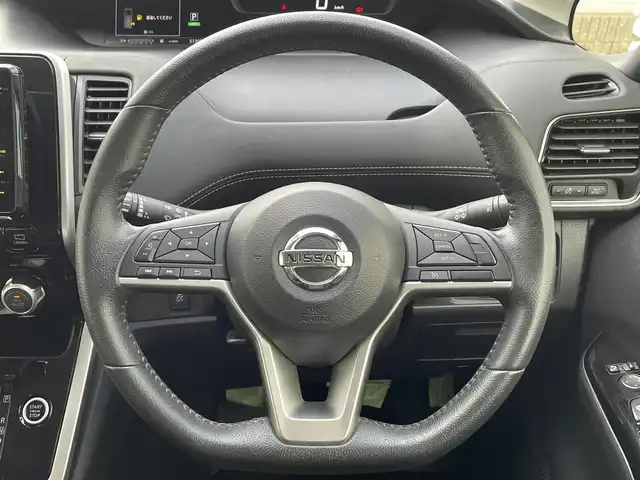 日産 セレナ ハイウェイスター G 滋賀県 2016(平28)年 5.2万km ダイヤモンドブラック 両側パワースライドドア/オートドアメインハンズフリー機能/社外後席フリップダウンモニター/社外ナビ【MDV-M910HDF】/（AM/FM/CD/DVD/HDMI/フルセグTV/Bluetooth)/バックカメラ/アラウンドビューモニター/パーキングアシスト/前後ドライブレコーダー/ビルトインETC/プリクラッシュブレーキアシスト/横滑り防止装置/レーンキープアシスト/コーナーセンサー/標識検知機能/クルーズコントロール/アイドリングストップ/TVキャンセラー/革巻きステアリング/ステアリングスイッチ/電動格納ミラー/オートライト/LEDヘッドライト/フロントフォグ/プッシュスタート/スマートキー/純正フロアマット/純正ドアバイザー/ダブルオートエアコン