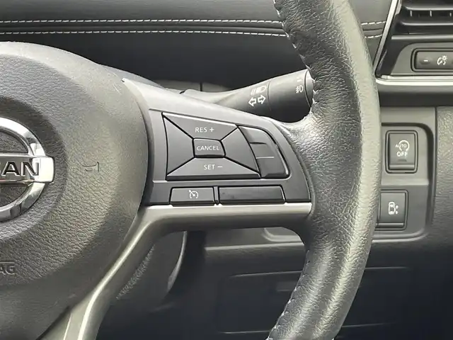 日産 セレナ ハイウェイスター G 滋賀県 2016(平28)年 5.2万km ダイヤモンドブラック 両側パワースライドドア/オートドアメインハンズフリー機能/社外後席フリップダウンモニター/社外ナビ【MDV-M910HDF】/（AM/FM/CD/DVD/HDMI/フルセグTV/Bluetooth)/バックカメラ/アラウンドビューモニター/パーキングアシスト/前後ドライブレコーダー/ビルトインETC/プリクラッシュブレーキアシスト/横滑り防止装置/レーンキープアシスト/コーナーセンサー/標識検知機能/クルーズコントロール/アイドリングストップ/TVキャンセラー/革巻きステアリング/ステアリングスイッチ/電動格納ミラー/オートライト/LEDヘッドライト/フロントフォグ/プッシュスタート/スマートキー/純正フロアマット/純正ドアバイザー/ダブルオートエアコン