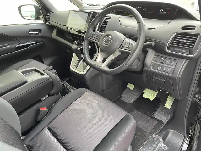 日産 セレナ ハイウェイスター G 滋賀県 2016(平28)年 5.2万km ダイヤモンドブラック 両側パワースライドドア/オートドアメインハンズフリー機能/社外後席フリップダウンモニター/社外ナビ【MDV-M910HDF】/（AM/FM/CD/DVD/HDMI/フルセグTV/Bluetooth)/バックカメラ/アラウンドビューモニター/パーキングアシスト/前後ドライブレコーダー/ビルトインETC/プリクラッシュブレーキアシスト/横滑り防止装置/レーンキープアシスト/コーナーセンサー/標識検知機能/クルーズコントロール/アイドリングストップ/TVキャンセラー/革巻きステアリング/ステアリングスイッチ/電動格納ミラー/オートライト/LEDヘッドライト/フロントフォグ/プッシュスタート/スマートキー/純正フロアマット/純正ドアバイザー/ダブルオートエアコン