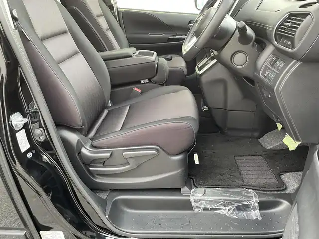 日産 セレナ ハイウェイスター G 滋賀県 2016(平28)年 5.2万km ダイヤモンドブラック 両側パワースライドドア/オートドアメインハンズフリー機能/社外後席フリップダウンモニター/社外ナビ【MDV-M910HDF】/（AM/FM/CD/DVD/HDMI/フルセグTV/Bluetooth)/バックカメラ/アラウンドビューモニター/パーキングアシスト/前後ドライブレコーダー/ビルトインETC/プリクラッシュブレーキアシスト/横滑り防止装置/レーンキープアシスト/コーナーセンサー/標識検知機能/クルーズコントロール/アイドリングストップ/TVキャンセラー/革巻きステアリング/ステアリングスイッチ/電動格納ミラー/オートライト/LEDヘッドライト/フロントフォグ/プッシュスタート/スマートキー/純正フロアマット/純正ドアバイザー/ダブルオートエアコン