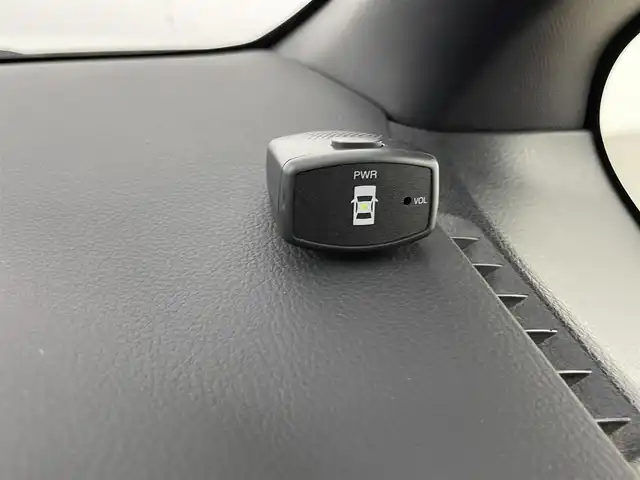 トヨタ エスクァイア ハイブリッド Gi プレミアムパッケージ 千葉県 2018(平30)年 5万km ホワイトパールクリスタルシャイン 禁煙車/両側電動ドア/トヨタセーフティセンス/・レーンディパーチャーアラート/・先行車発進システム/・クルーズコントロール/・クリアランスソナー/純正7インチメモリナビ/・型番：NSZT-W66T/・CD/DVD/Bluetooth/フルセグTV/・バックカメラ/・ビルトインETC/社外フリップダウンモニター/ハーフレザーシート/・DNシートヒーター/革巻きステアリング/・ステアリングスイッチ/・ステアリングヒーター/左右独立エアコン/純正フロアマット/純正15インチAW/電動格納ウインカーミラー/オートライト/・オートマチックハイビーム/・LEDヘッドライト/・LEDフォグランプ