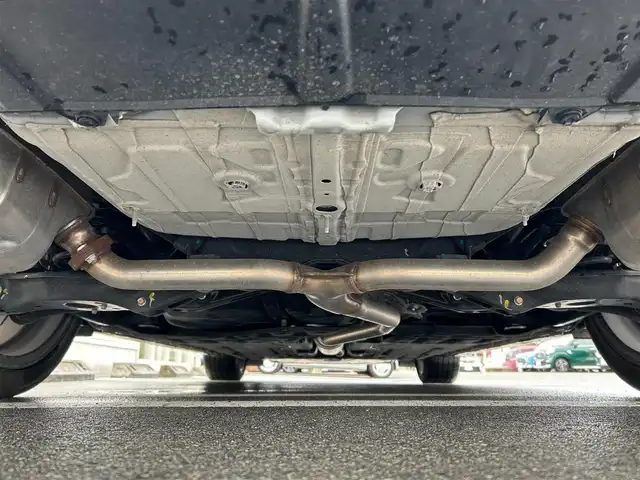 ホンダ シビック LX 静岡県 2022(令4)年 4.3万km プラチナホワイトパール HondaSENSING/Google搭載9インチHonda CONNECTナビ/　AM FM Bluetooth USB AppleCarPlay AndroidAuto/フルセグTV/バックモニター/前後方ドライブレコーダー/LEDオートヘッドライト/レーダークルーズコントロール/ハーフレザーシート/シートヒーター(前席)/純正18インチアルミホイール/スマートキー2本/前後方クリアランスソナー/パドルシフト/ワンオーナー/リアウイング/ビルトインETC2.0