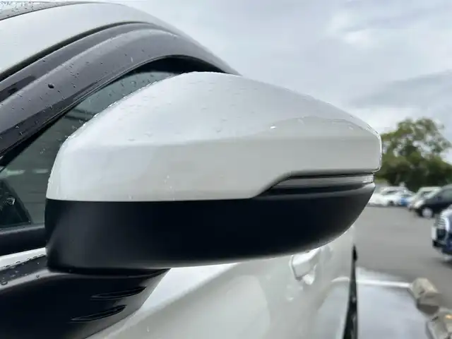 ホンダ シビック LX 静岡県 2022(令4)年 4.3万km プラチナホワイトパール HondaSENSING/Google搭載9インチHonda CONNECTナビ/　AM FM Bluetooth USB AppleCarPlay AndroidAuto/フルセグTV/バックモニター/前後方ドライブレコーダー/LEDオートヘッドライト/レーダークルーズコントロール/ハーフレザーシート/シートヒーター(前席)/純正18インチアルミホイール/スマートキー2本/前後方クリアランスソナー/パドルシフト/ワンオーナー/リアウイング/ビルトインETC2.0