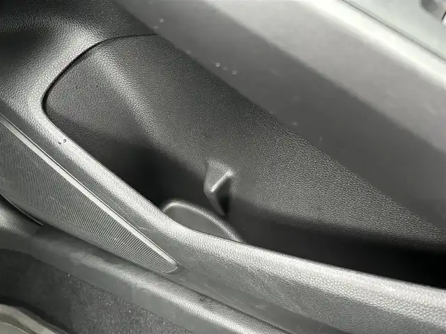 ホンダ シビック LX 静岡県 2022(令4)年 4.3万km プラチナホワイトパール HondaSENSING/Google搭載9インチHonda CONNECTナビ/　AM FM Bluetooth USB AppleCarPlay AndroidAuto/フルセグTV/バックモニター/前後方ドライブレコーダー/LEDオートヘッドライト/レーダークルーズコントロール/ハーフレザーシート/シートヒーター(前席)/純正18インチアルミホイール/スマートキー2本/前後方クリアランスソナー/パドルシフト/ワンオーナー/リアウイング/ビルトインETC2.0