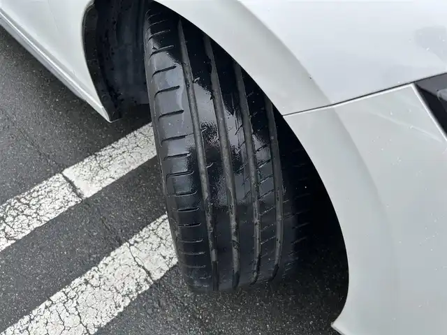 ホンダ シビック LX 静岡県 2022(令4)年 4.3万km プラチナホワイトパール HondaSENSING/Google搭載9インチHonda CONNECTナビ/　AM FM Bluetooth USB AppleCarPlay AndroidAuto/フルセグTV/バックモニター/前後方ドライブレコーダー/LEDオートヘッドライト/レーダークルーズコントロール/ハーフレザーシート/シートヒーター(前席)/純正18インチアルミホイール/スマートキー2本/前後方クリアランスソナー/パドルシフト/ワンオーナー/リアウイング/ビルトインETC2.0