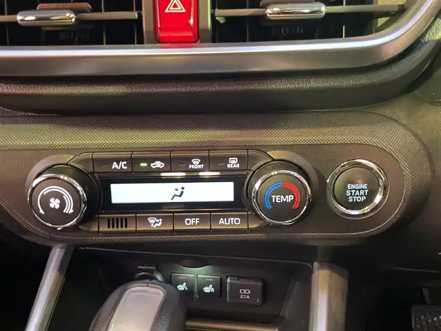 トヨタ ライズ Z 茨城県 2020(令2)年 4.8万km ブラックマイカメタリック/シャイニングホワイトパール ワンオーナー/プリクラッシュセーフティ/レーンキープアシスト/コーナーセンサー/純正SDナビ/　(AM/FM/CD/DVD/TV/SD/Bluetooth)/フルセグTV/バックカメラ/LEDヘッドライト/オートライト/レーダークルーズコントロール/ステアリングスイッチ/革巻きステアリング/シートヒーター/スマートキー/スペアキー/プッシュスタート/前後ドライブレコーダー