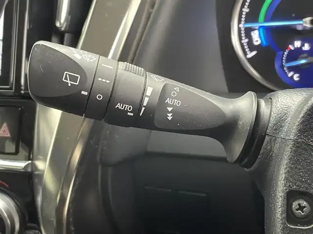 トヨタ ヴェルファイア ハイブリット ZR 茨城県 2019(令1)年 4.6万km ホワイトパールクリスタルシャイン 純正T-connectナビ/・AM/FM/CD/DVD/Bluetooth/・フルセグテレビ/フリップダウンモニター/バックカメラ/ビルトインETC2.0/ドライブレコーダー/クルーズコントロール/衝突軽減ブレーキ/レーンキープアシスト/横滑り防止装置/盗難防止装置/パドルシフト/電動パーキングブレーキ/両側パワースライド/前後コーナーセンサー/メモリシート（D席）/パワーシート（D席+N席）/エアシート（D席+N席）/シートヒーター（D席+N席）/LEDヘッドライト/オートマチックハイビーム/オートライト/ダブルオートエアコン/プッシュスタートボタン/ステアリングリモコン/純正17インチアルミホイール/12V充電器/純正フロアマット/ドアバイザー