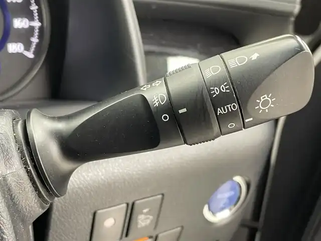 トヨタ ヴェルファイア ハイブリット ZR 茨城県 2019(令1)年 4.6万km ホワイトパールクリスタルシャイン 純正T-connectナビ/・AM/FM/CD/DVD/Bluetooth/・フルセグテレビ/フリップダウンモニター/バックカメラ/ビルトインETC2.0/ドライブレコーダー/クルーズコントロール/衝突軽減ブレーキ/レーンキープアシスト/横滑り防止装置/盗難防止装置/パドルシフト/電動パーキングブレーキ/両側パワースライド/前後コーナーセンサー/メモリシート（D席）/パワーシート（D席+N席）/エアシート（D席+N席）/シートヒーター（D席+N席）/LEDヘッドライト/オートマチックハイビーム/オートライト/ダブルオートエアコン/プッシュスタートボタン/ステアリングリモコン/純正17インチアルミホイール/12V充電器/純正フロアマット/ドアバイザー