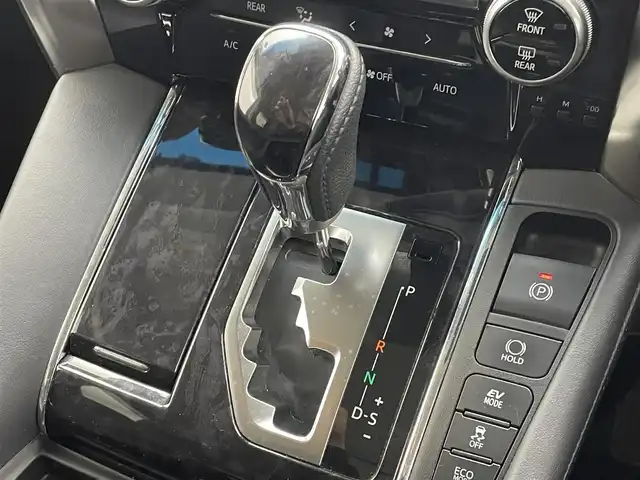 トヨタ ヴェルファイア ハイブリット ZR 茨城県 2019(令1)年 4.6万km ホワイトパールクリスタルシャイン 純正T-connectナビ/・AM/FM/CD/DVD/Bluetooth/・フルセグテレビ/フリップダウンモニター/バックカメラ/ビルトインETC2.0/ドライブレコーダー/クルーズコントロール/衝突軽減ブレーキ/レーンキープアシスト/横滑り防止装置/盗難防止装置/パドルシフト/電動パーキングブレーキ/両側パワースライド/前後コーナーセンサー/メモリシート（D席）/パワーシート（D席+N席）/エアシート（D席+N席）/シートヒーター（D席+N席）/LEDヘッドライト/オートマチックハイビーム/オートライト/ダブルオートエアコン/プッシュスタートボタン/ステアリングリモコン/純正17インチアルミホイール/12V充電器/純正フロアマット/ドアバイザー
