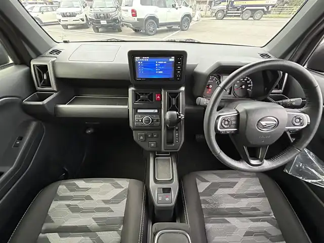 ダイハツ タフト G ターボ ダーククロムベンチャー 愛媛県 2022(令4)年 4.2万km ブラックマイカメタリック Strada7型ナビ/全方位カメラ/ガラスルーフ/デジタルインナーミラー/スマートアシスト/レーダークルーズコントロール/クリアランスソナー/衝突被害軽減装置/車線逸脱防止装置/前後ドライブレコーダー/アイドリングストップ/LEDヘッドライト/オートライト/オートマチックハイビーム/ルーフレール/ステアリングリモコン/純正ドアバイザー/電動パーキングブレーキ/AutoHold機能/ETC/現状サマー(純正AW)(165/65/R15)/YOKOHAMA BluEarth-RV RV03CK