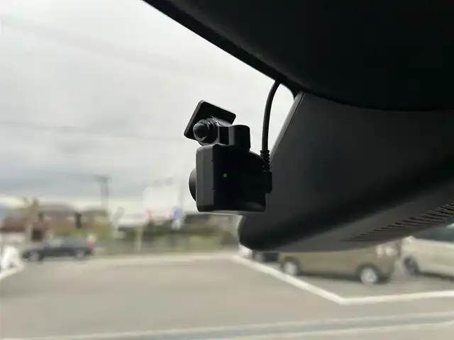 ダイハツ タフト G ターボ ダーククロムベンチャー 愛媛県 2022(令4)年 4.2万km ブラックマイカメタリック Strada7型ナビ/全方位カメラ/ガラスルーフ/デジタルインナーミラー/スマートアシスト/レーダークルーズコントロール/クリアランスソナー/衝突被害軽減装置/車線逸脱防止装置/前後ドライブレコーダー/アイドリングストップ/LEDヘッドライト/オートライト/オートマチックハイビーム/ルーフレール/ステアリングリモコン/純正ドアバイザー/電動パーキングブレーキ/AutoHold機能/ETC/現状サマー(純正AW)(165/65/R15)/YOKOHAMA BluEarth-RV RV03CK