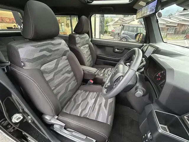 ダイハツ タフト G ターボ ダーククロムベンチャー 愛媛県 2022(令4)年 4.2万km ブラックマイカメタリック Strada7型ナビ/全方位カメラ/ガラスルーフ/デジタルインナーミラー/スマートアシスト/レーダークルーズコントロール/クリアランスソナー/衝突被害軽減装置/車線逸脱防止装置/前後ドライブレコーダー/アイドリングストップ/LEDヘッドライト/オートライト/オートマチックハイビーム/ルーフレール/ステアリングリモコン/純正ドアバイザー/電動パーキングブレーキ/AutoHold機能/ETC/現状サマー(純正AW)(165/65/R15)/YOKOHAMA BluEarth-RV RV03CK