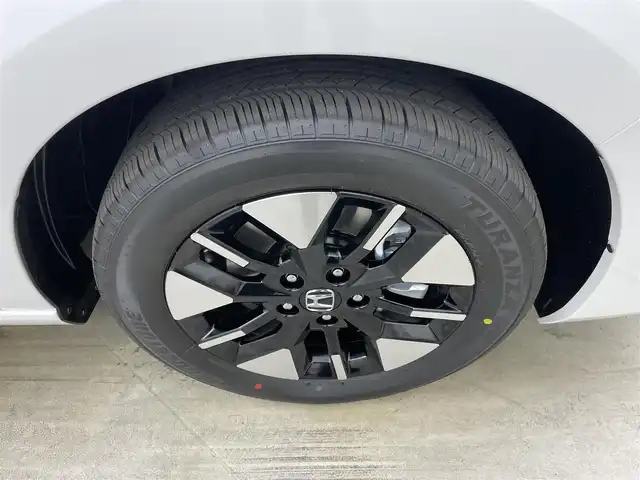 ホンダ ステップワゴン eHEV エアー EX 岡山県 2025(令7)年 0.1千km プラチナホワイトパール 登録済未使用車/純正１１．4型ナビ/　「BT/フルセグ/DVD/Carplay/USB」/　型式：LXM-247VFLi/ブラインドスポットモニター/電動リアゲート　/バックカメラ　/レーダークルーズコントロール/両側パワースライドドア　/オートハイビーム/ＬＥＤヘッドライト/前席シートヒーター　/衝突軽減システム/車線逸脱防止システム/横滑り防止装置/純正16インチアルミ/純正フロアマット/コーナーセンサー（前後）/パドルシフト/オートブレーキホールド/プッシュスタート/スマートキー×2/保証書/取扱説明書