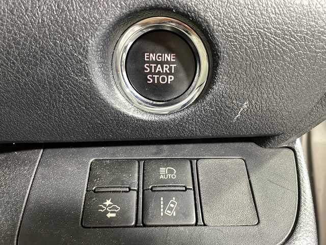 トヨタ シエンタ G クエロ 沖縄県 2020(令2)年 4.4万km アバンギャルドブロンズメタリック 県外仕入れ/禁煙車/純正９インチナビ/　【ＣＤ／ＤＶＤ／フルセグＴＶ／Ｂｌｕｅｔｏｏｔｈ】/両側パワースライド/トヨタセーフティーセンス/・レーンディパチャーアラート/・プリクラクションセーフティー/・クリアランスソナー/・レーンキープアラート/スマートキー/ステアリングスイッチ　/ＥＴＣ/プッシュスタート