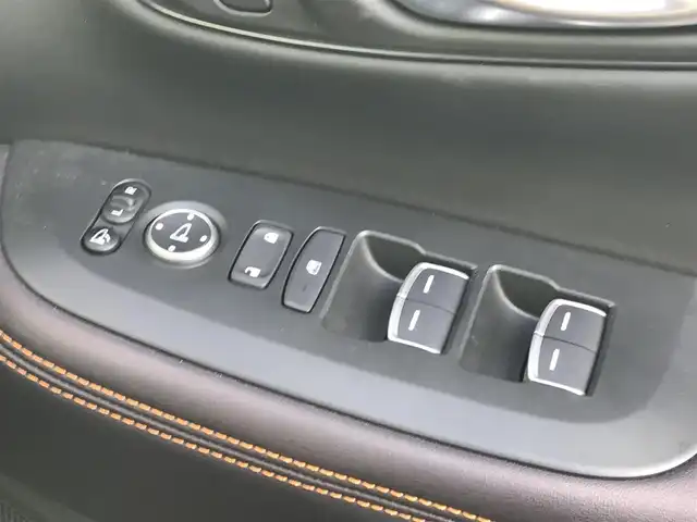 ホンダ ＺＲ－Ｖ ハイブリッド e:HEV Z 富山県 2023(令5)年 2.9万km 赤 BOSEサウンド/純正ナビ/フルセグTV/Bluetooth/全周囲カメラ/衝突被害軽減ブレーキ/コーナーセンサー/レーンキープアシスト/ブラインドスポットモニター/レーダークルーズコントロール/パワーシート/シートヒーター/ハンドルヒーター/電動リアゲート/革巻きステアリング/ETC2.0