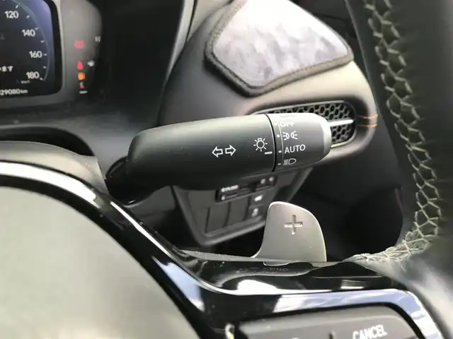 ホンダ ＺＲ－Ｖ ハイブリッド e:HEV Z 富山県 2023(令5)年 2.9万km 赤 BOSEサウンド/純正ナビ/フルセグTV/Bluetooth/全周囲カメラ/衝突被害軽減ブレーキ/コーナーセンサー/レーンキープアシスト/ブラインドスポットモニター/レーダークルーズコントロール/パワーシート/シートヒーター/ハンドルヒーター/電動リアゲート/革巻きステアリング/ETC2.0